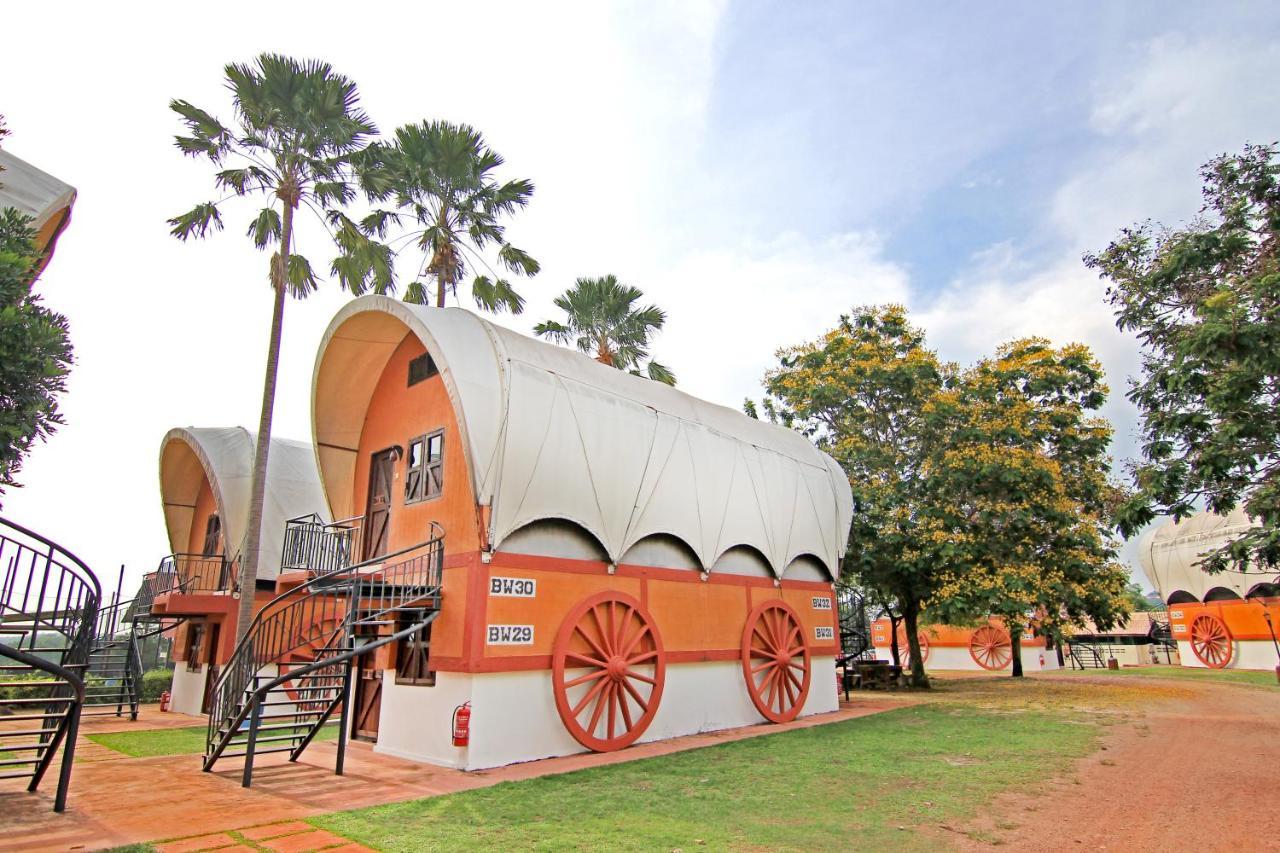 Eagle Ranch Resort Port Dickson Exterior photo