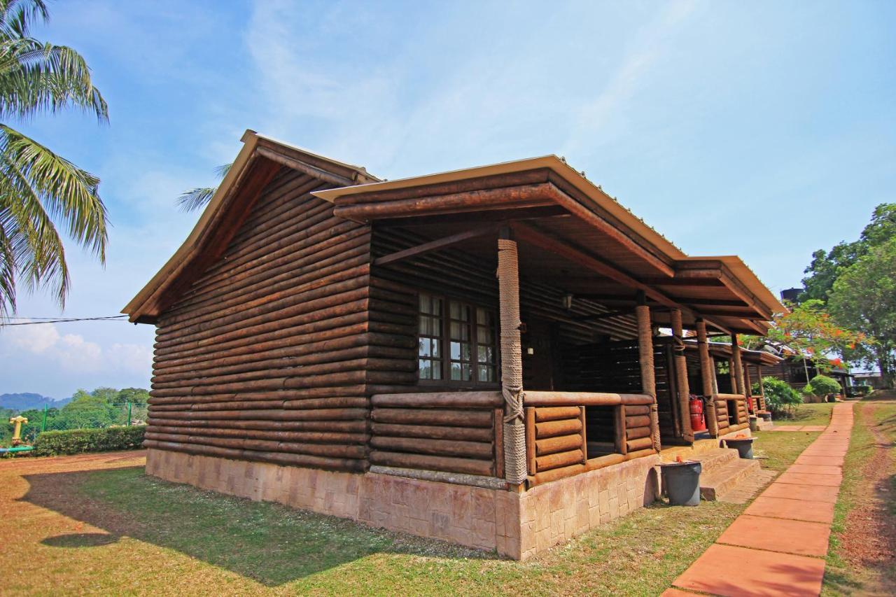 Eagle Ranch Resort Port Dickson Exterior photo