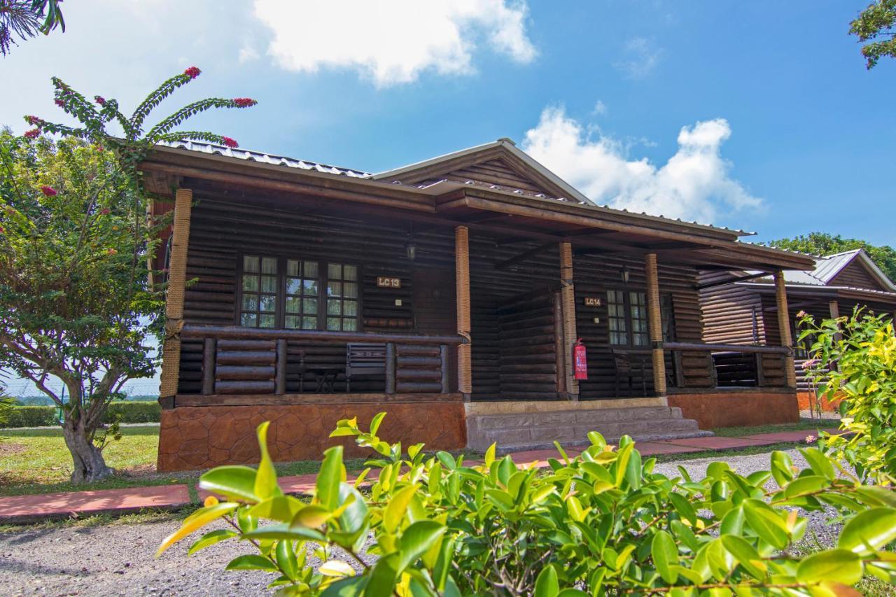 Eagle Ranch Resort Port Dickson Exterior photo