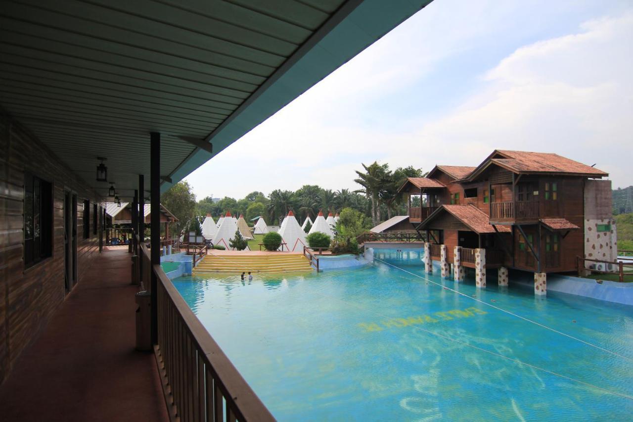 Eagle Ranch Resort Port Dickson Exterior photo
